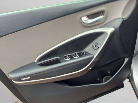 2018 Hyundai Santa Fe SE