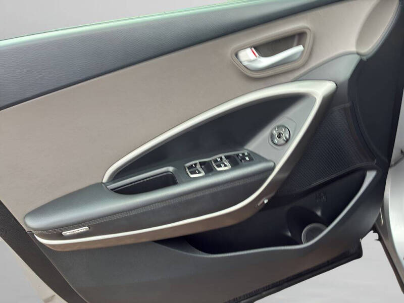 2018 Hyundai Santa Fe SE