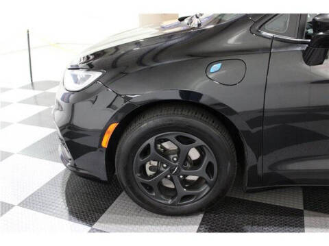 2022 Chrysler Pacifica Hybrid Touring L