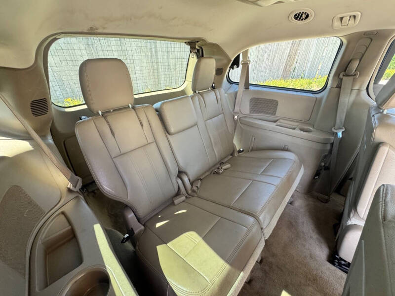 2013 Chrysler Town and Country Touring