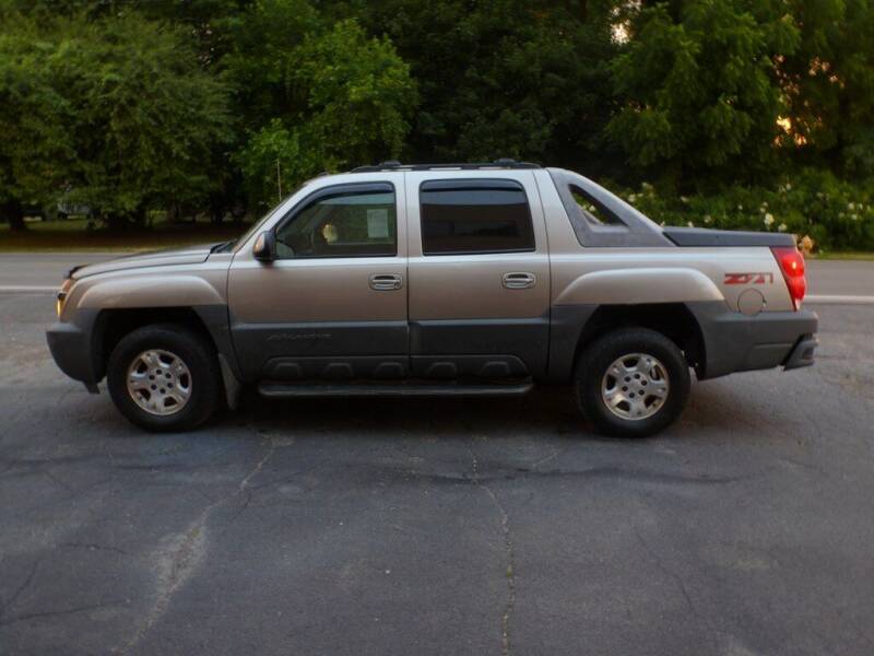 2003 Chevrolet Avalanche for sale at Settle Auto Sales STATE RD. in Fort Wayne IN