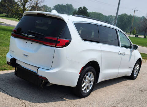 2022 Chrysler Pacifica Touring L