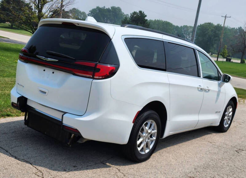 2022 Chrysler Pacifica Touring L