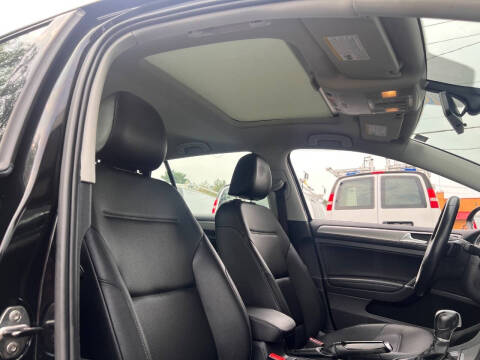 2016 Volkswagen Golf TSI SE