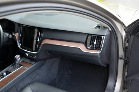 2019 Volvo S60 T6 Momentum