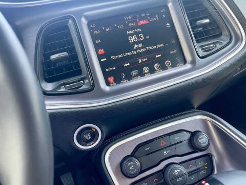 2016 Dodge Challenger SXT