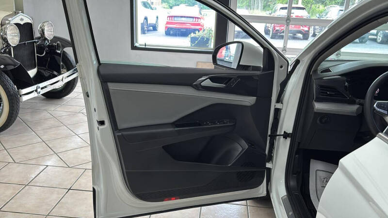 2023 Volkswagen Taos SEL 4Motion