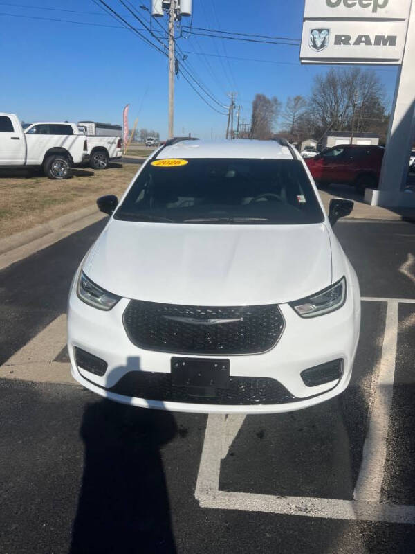 2026 Chrysler Pacifica Select