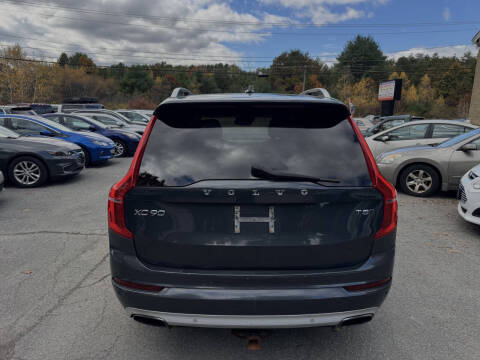 2016 Volvo XC90 T5 Momentum