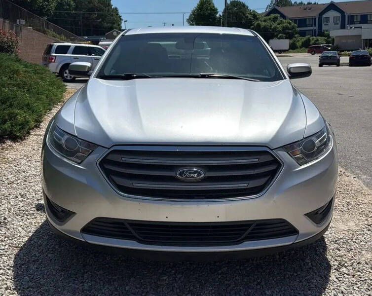 2018 Ford Taurus SEL