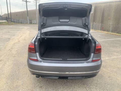 2017 Volkswagen Passat 1.8T R-Line