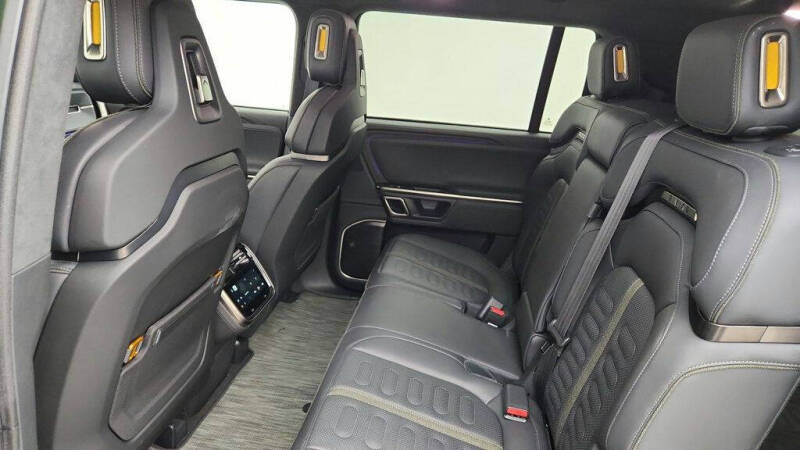 2023 Rivian R1S Adventure