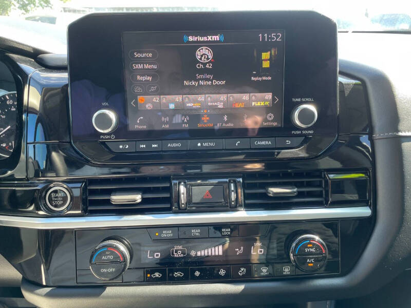 2022 Nissan Pathfinder S