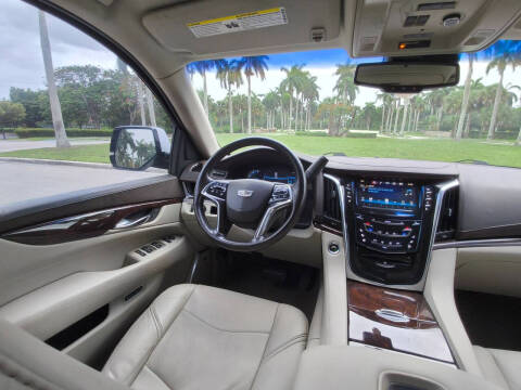 2016 Cadillac Escalade Luxury Collection