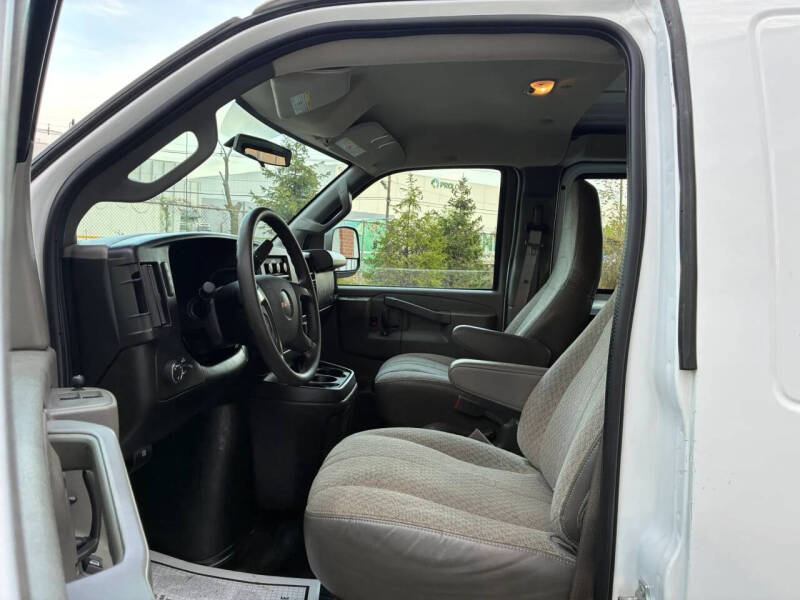2016 GMC Savana 2500