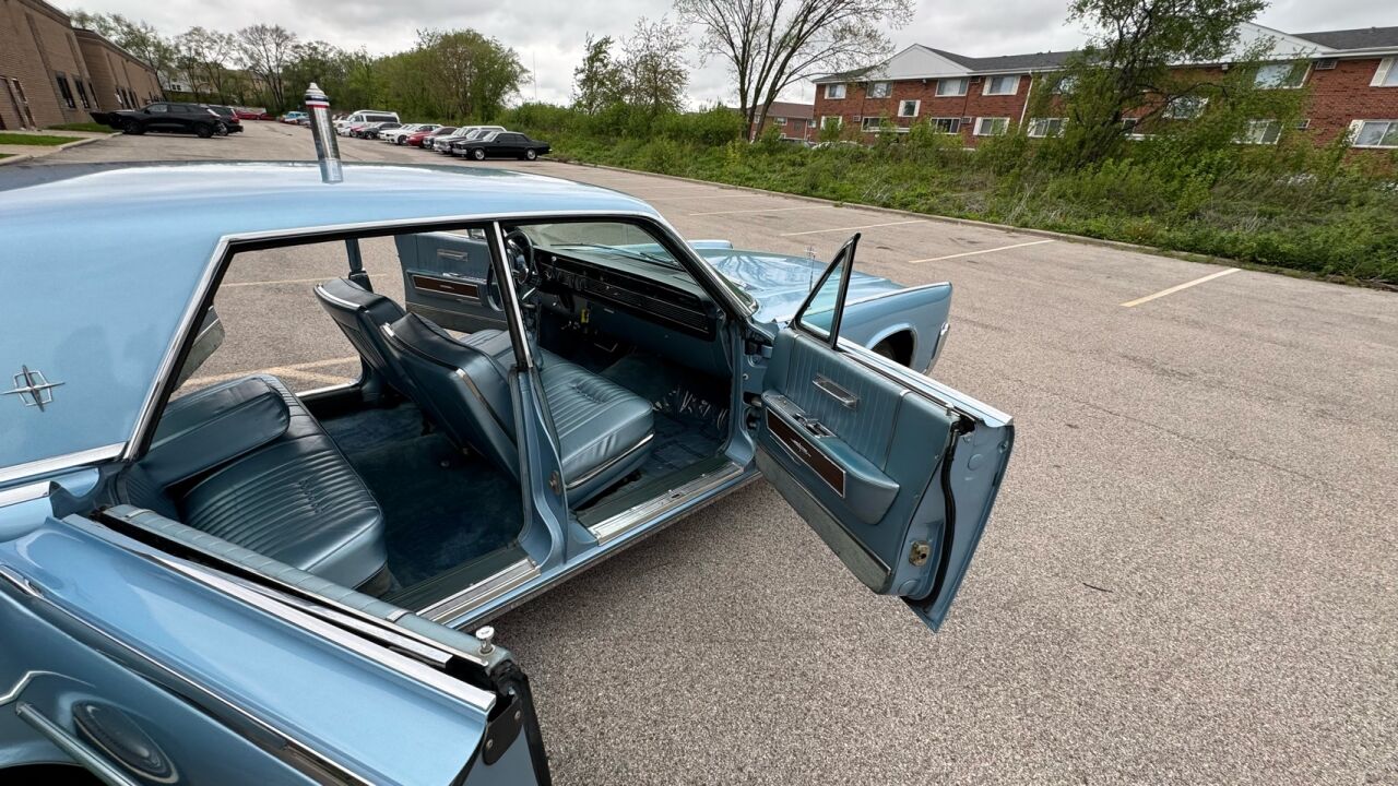 1964 Lincoln Continental 74