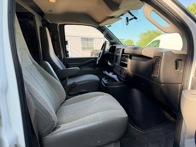 2017 GMC Savana 2500