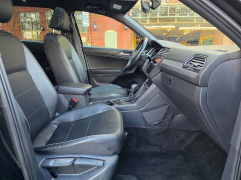 2021 Volkswagen Tiguan SE R-Line Black