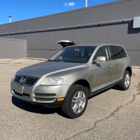 2004 Volkswagen Touareg for sale at Green Light Auto in Bridgeton, NJ