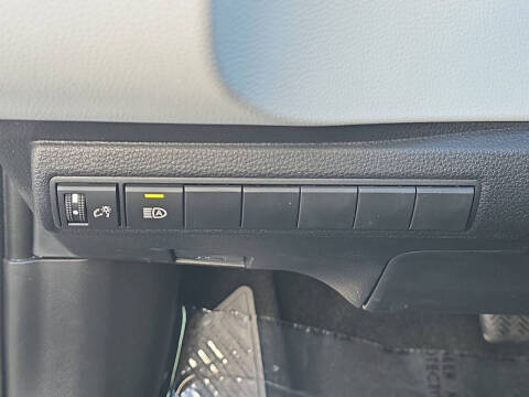 2025 Toyota Corolla Hatchback SE