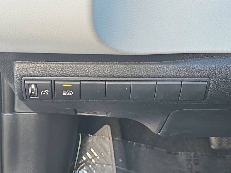 2025 Toyota Corolla Hatchback SE