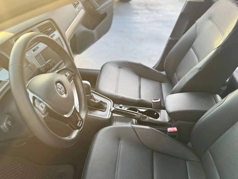 2016 Volkswagen Golf