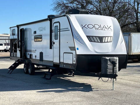 2023 Kodiak 332BHSL for sale at Jeff England Motor Company in Cleburne TX