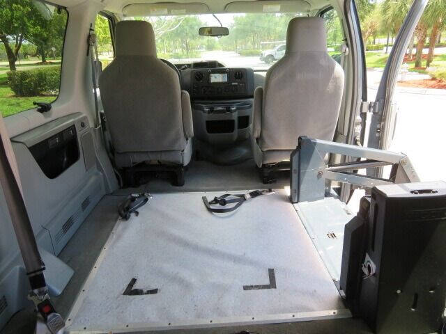 2013 Ford E-Series E-150 XLT