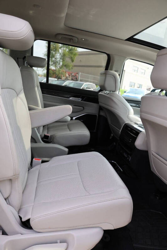 2022 Jeep Wagoneer Series III