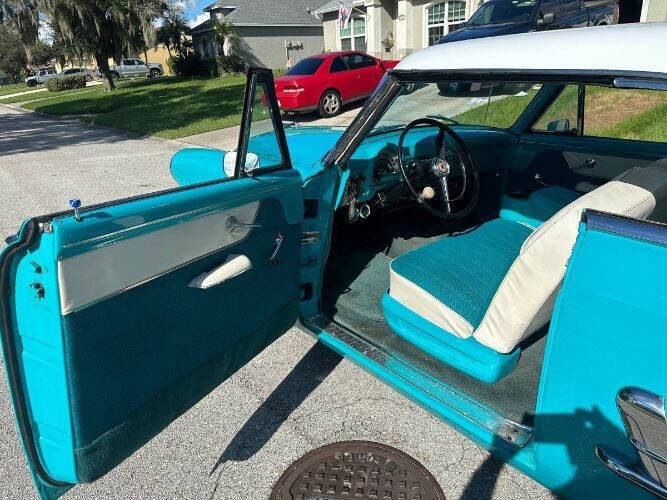 1953 Ford Crestline