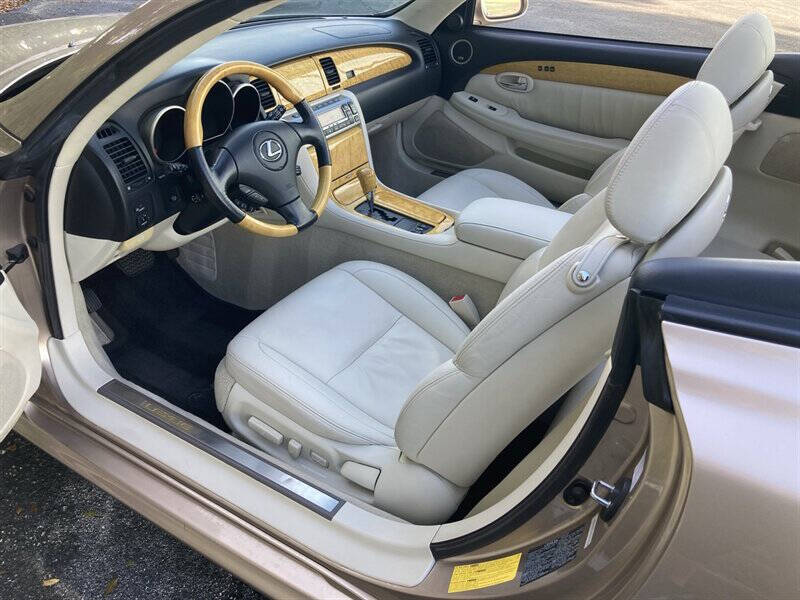 2004 Lexus SC 430
