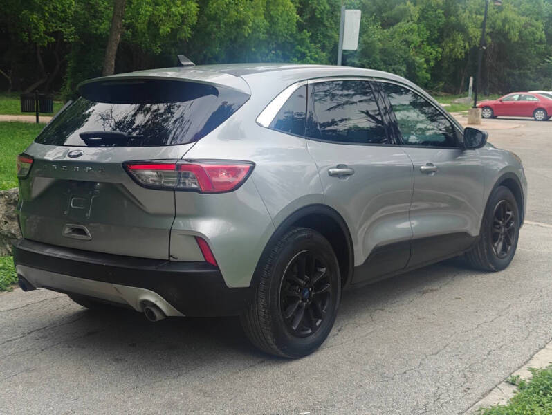 2021 Ford Escape SE