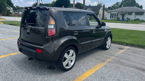 2010 Kia Soul +