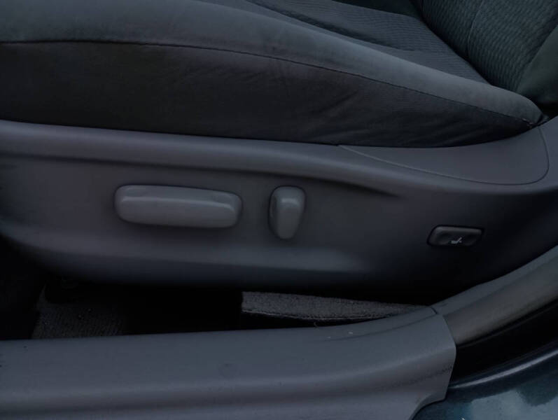 2010 Toyota Camry LE