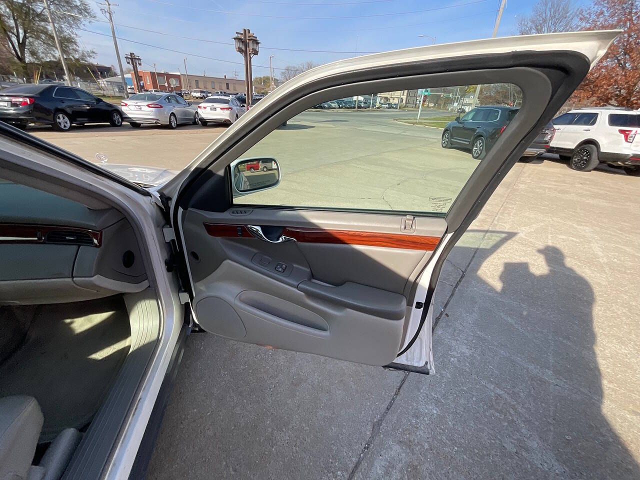 2000 Cadillac DeVille for sale at Auto Connection in Waterloo, IA