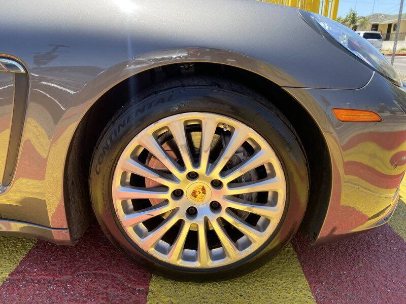 2015 Porsche Panamera 4