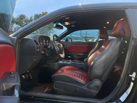 2014 Dodge Challenger SXT