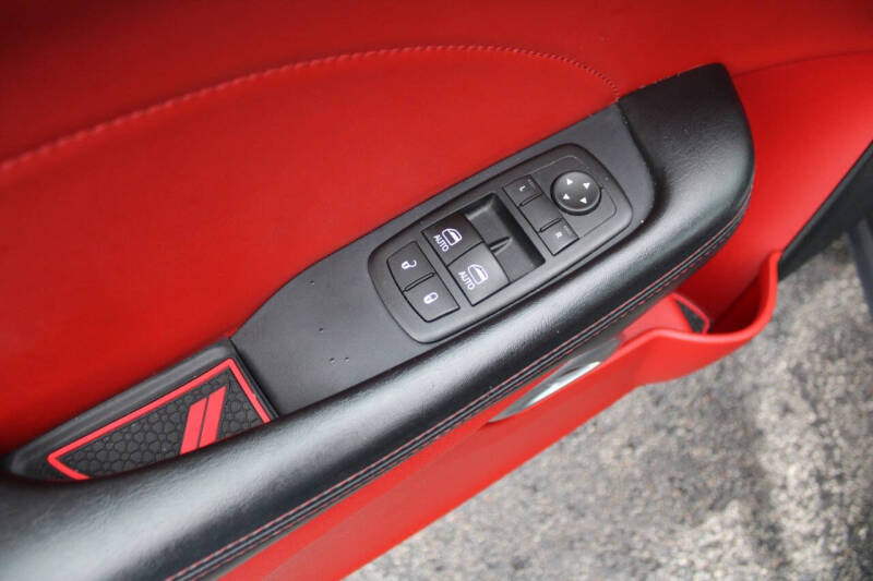 2015 Dodge Challenger SXT Plus