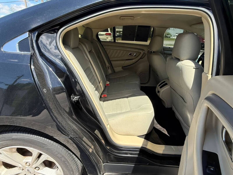 2018 Ford Taurus SE