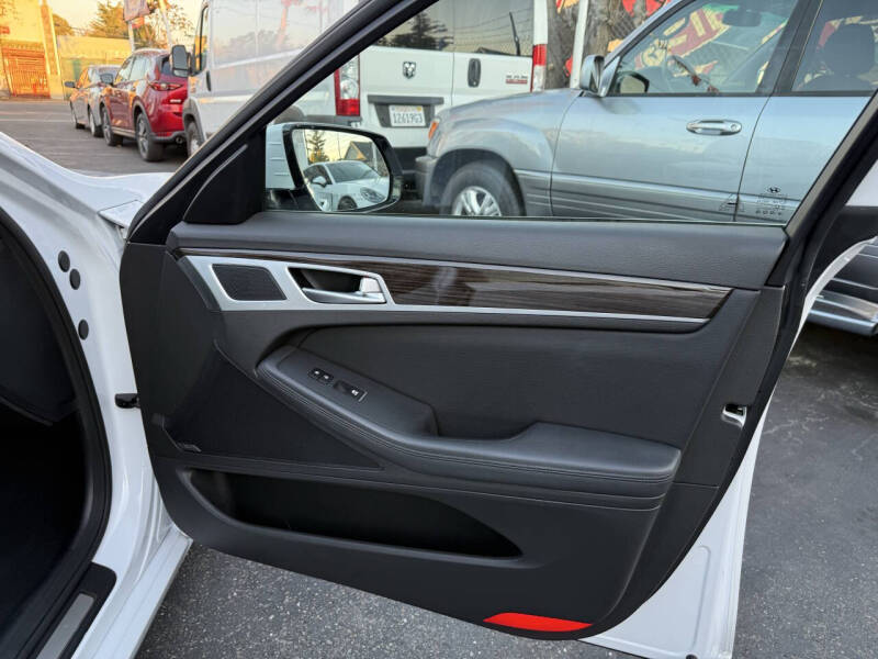 2015 Hyundai Genesis 3.8L