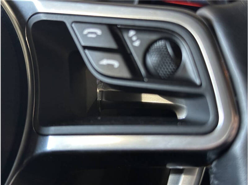 2017 Porsche Cayenne Platinum Edition