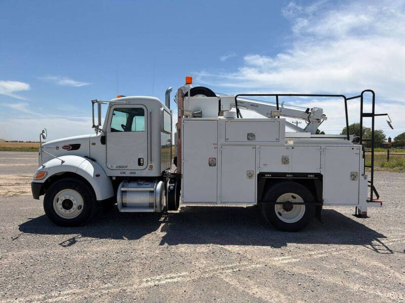 2014 Peterbilt 337