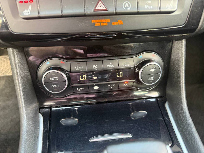 2018 Infiniti QX30 Premium