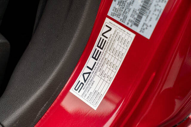 2006 Ford Mustang 19