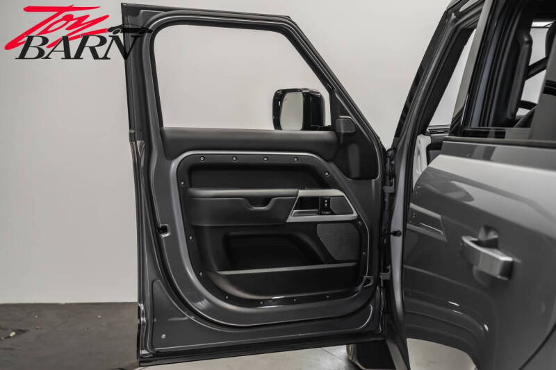 2023 Land Rover Defender 110 X-Dynamic SE