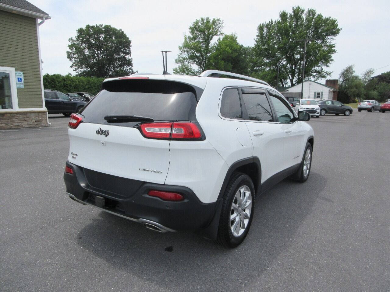 2016 Jeep Cherokee for sale at FINAL DRIVE AUTO SALES INC in Shippensburg, PA