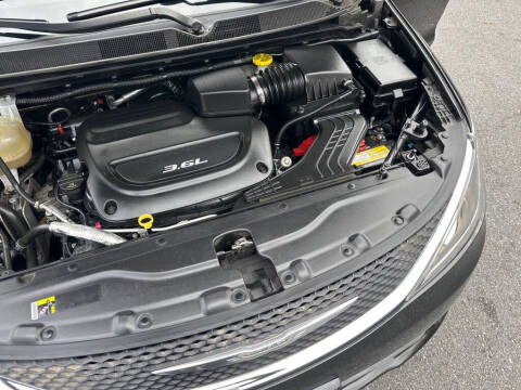 2017 Chrysler Pacifica Touring Plus