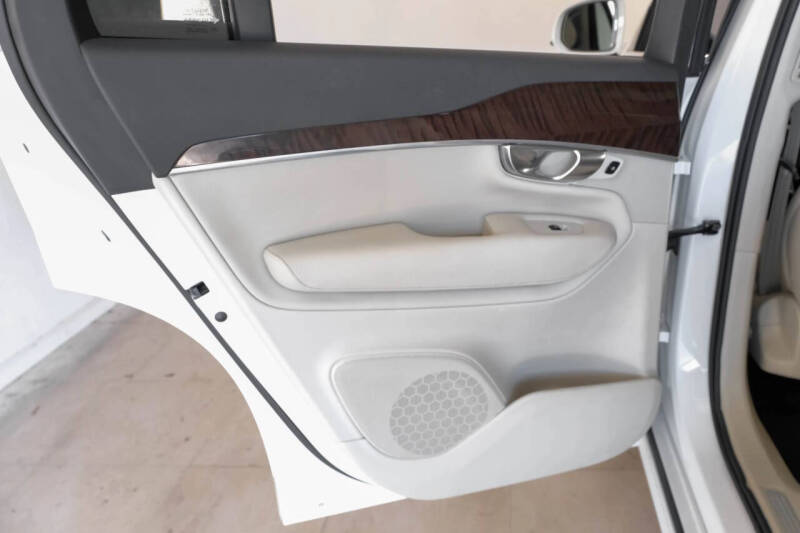 2019 Volvo XC90 T5 Momentum