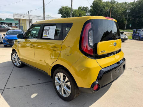 2016 Kia Soul +