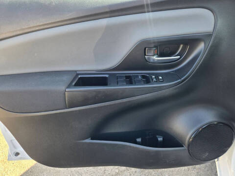 2016 Toyota Yaris 5-Door SE